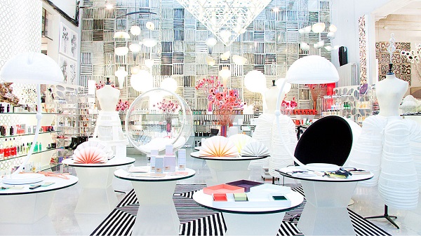 10-Corso-Como-Milano-Un-allestimento-allinterno-dello-store